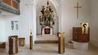 Blick in den Altarraum der Marienkirche